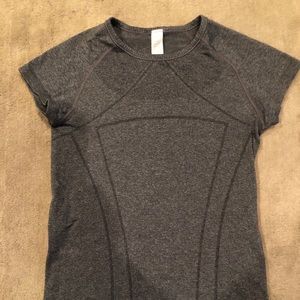 Girls fly tech short sleeve grey top